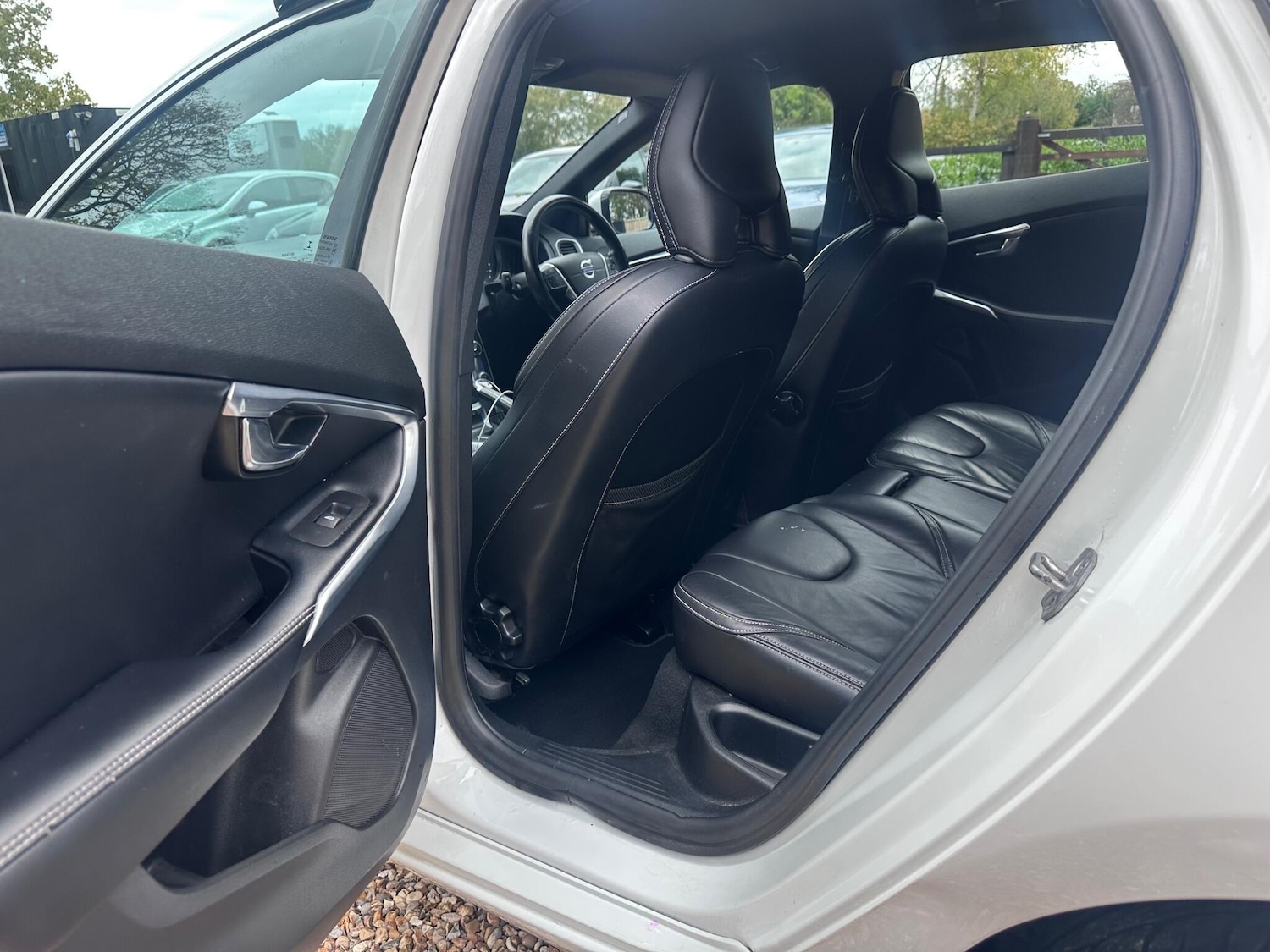 Used Volvo V40 2015 for sale - 76388883: Photo 13