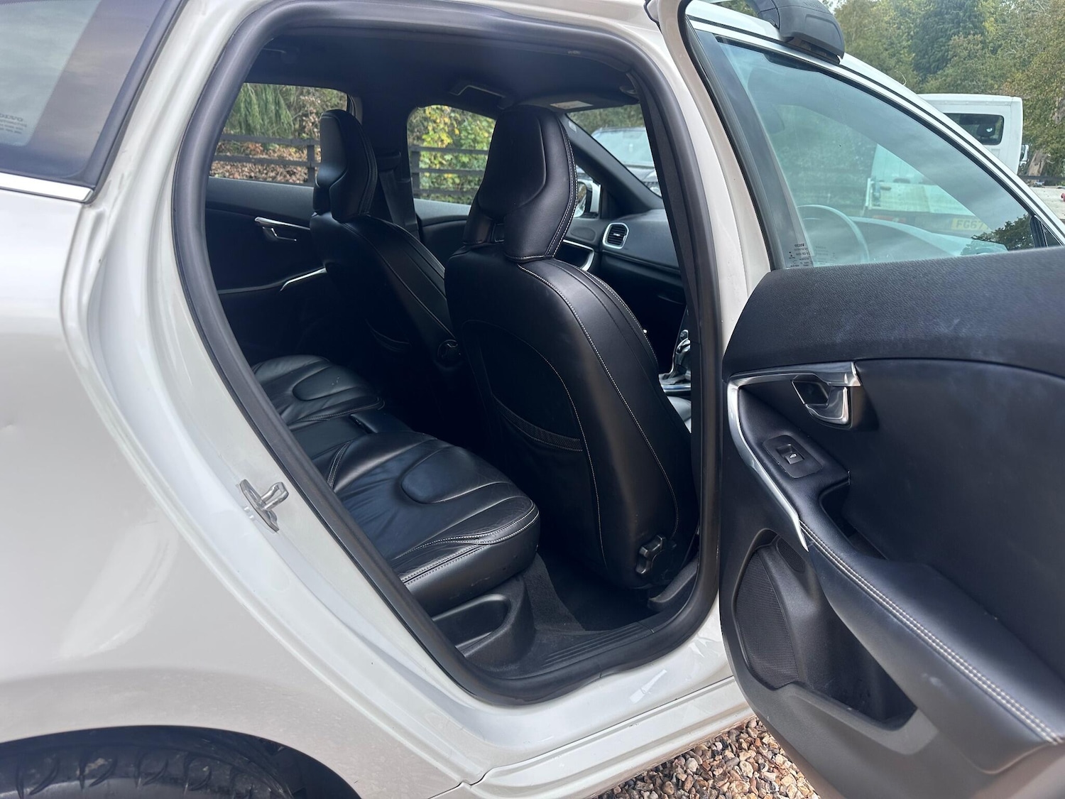 Used Volvo V40 2015 for sale - 76388883: Photo 14