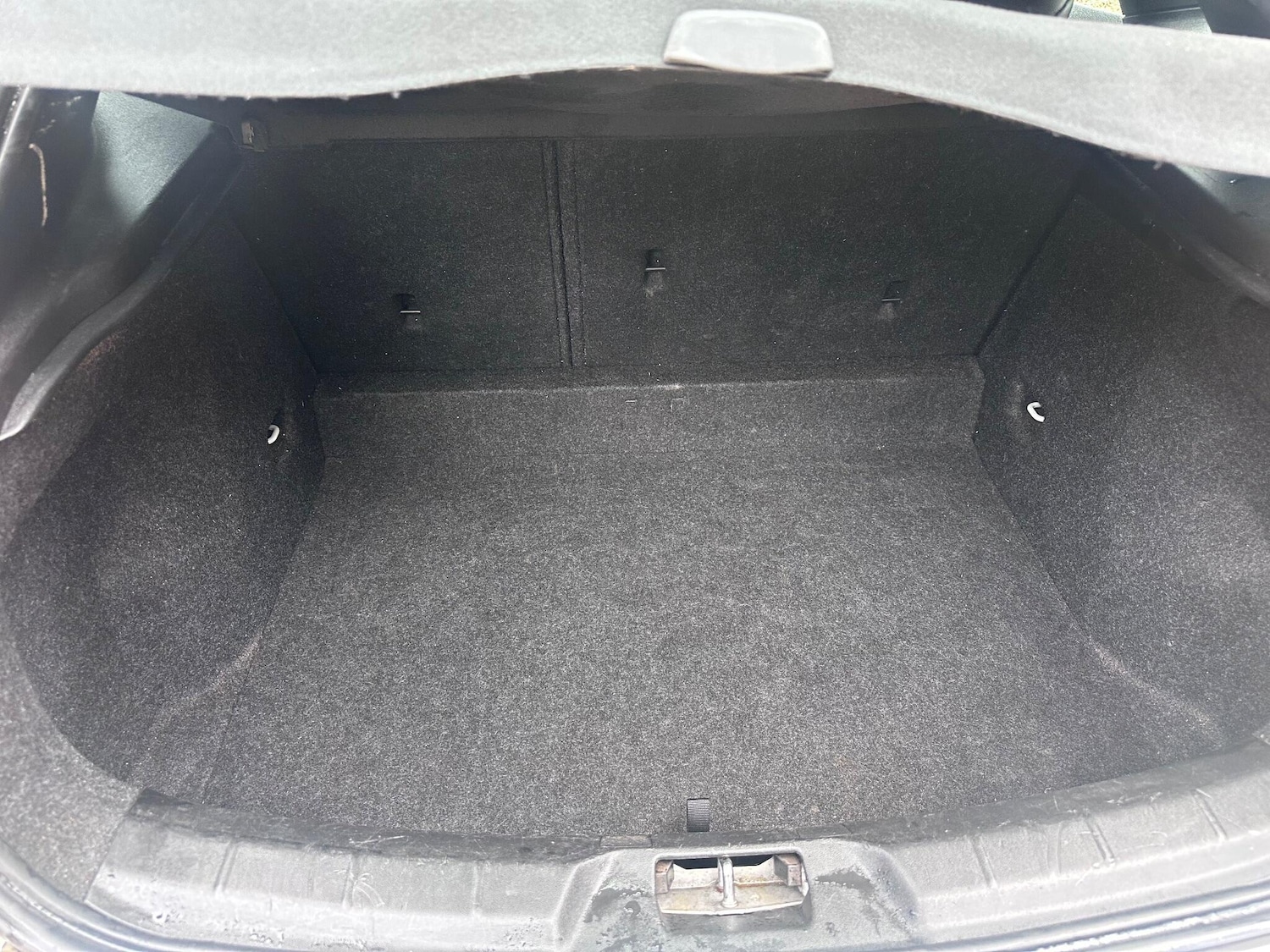 Used Volvo V40 2015 for sale - 76388883: Photo 25