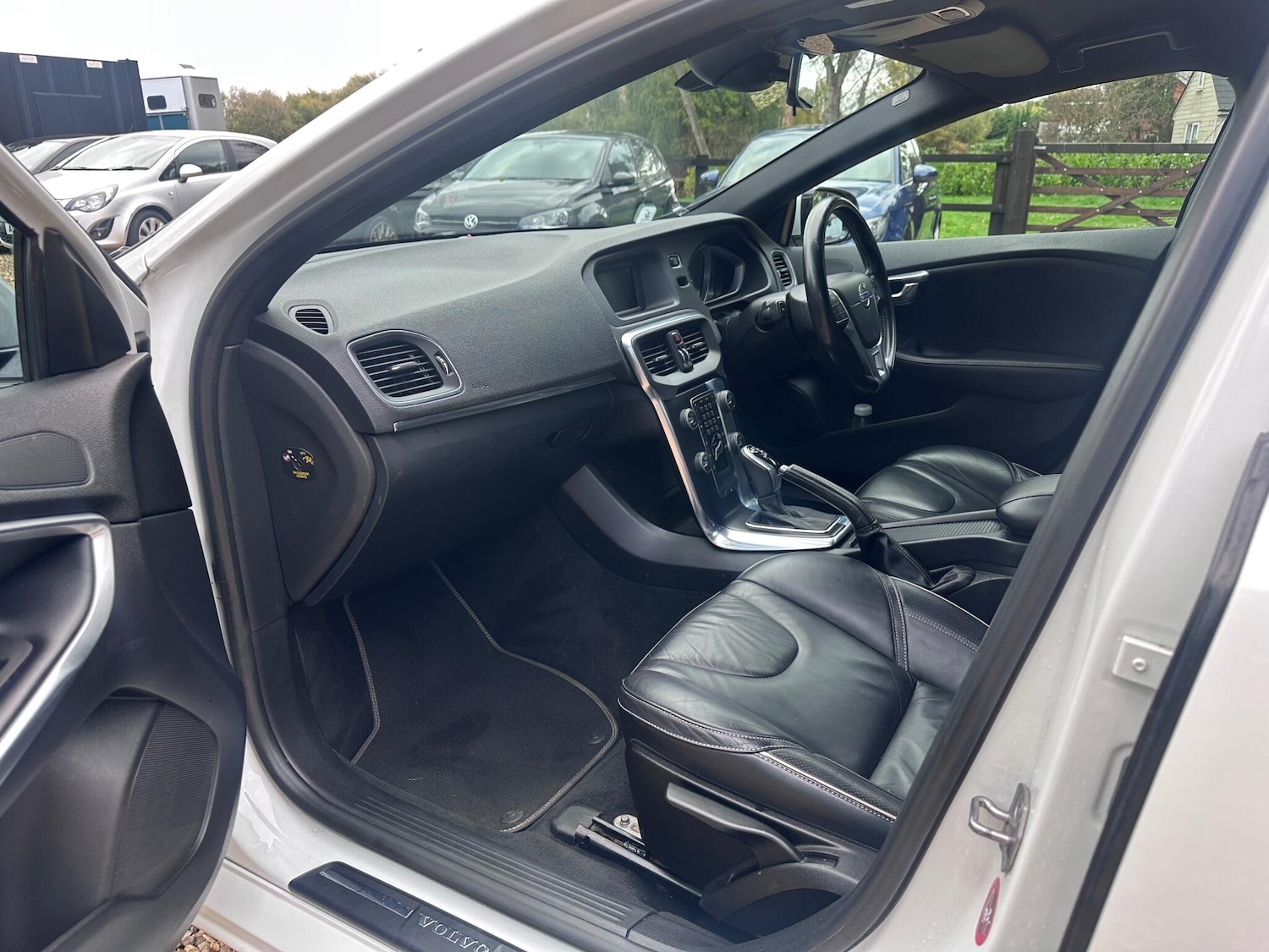 Used Volvo V40 2015 for sale - 76388883: Photo 27