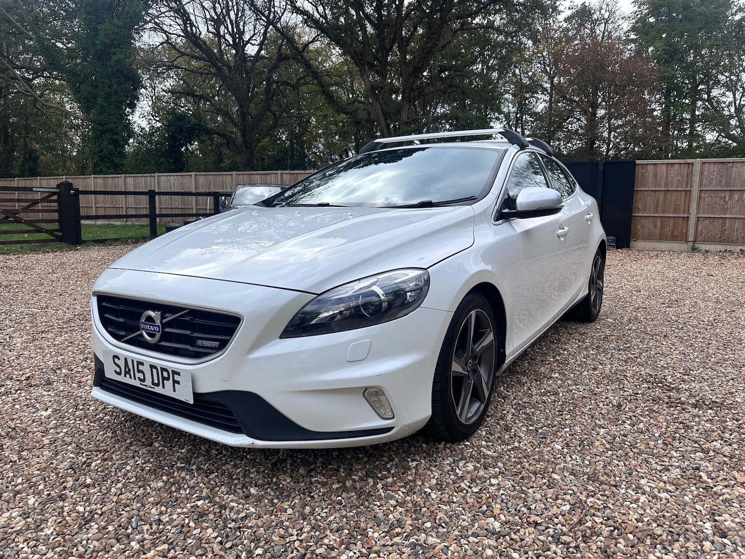 Used Volvo V40 2015 for sale - 76388883: Photo 3