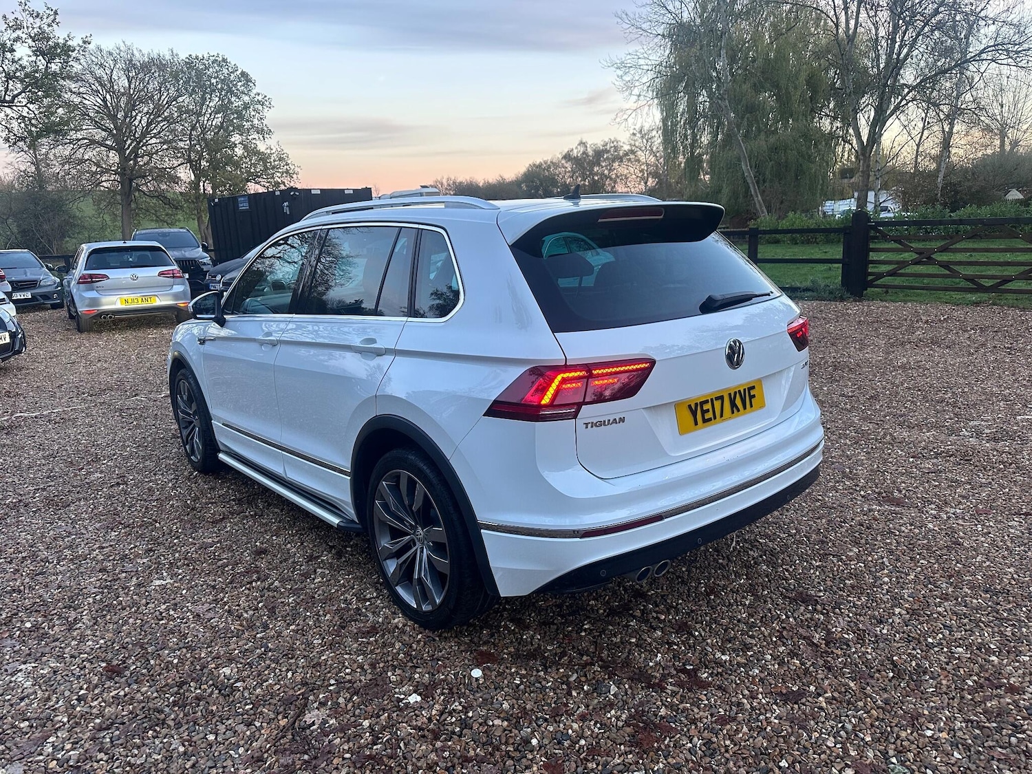 Used Volkswagen Tiguan 2017 for sale - 76714644: Photo 2