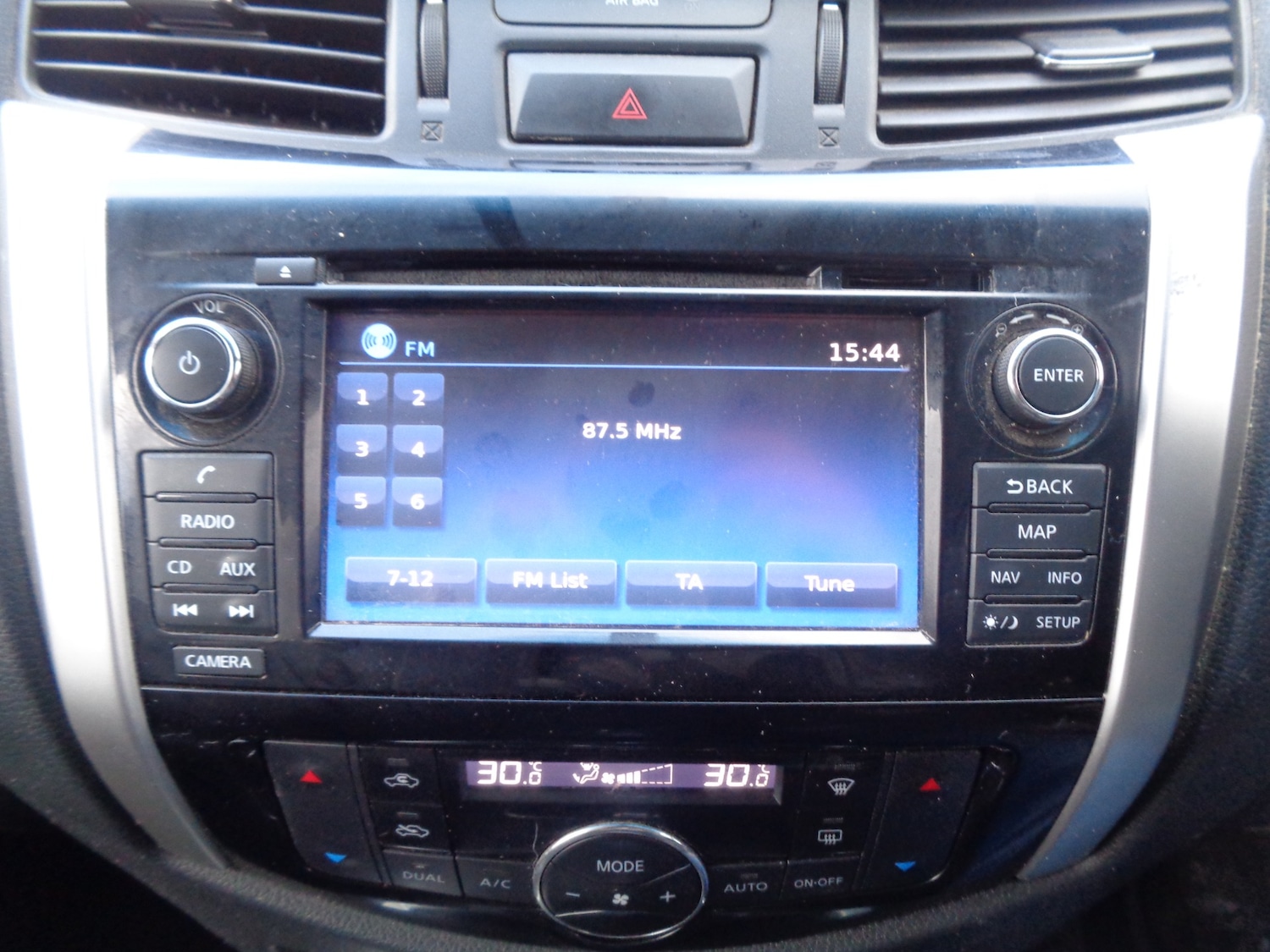 Used Nissan Navara 2018 for sale - 77378127: Photo 13