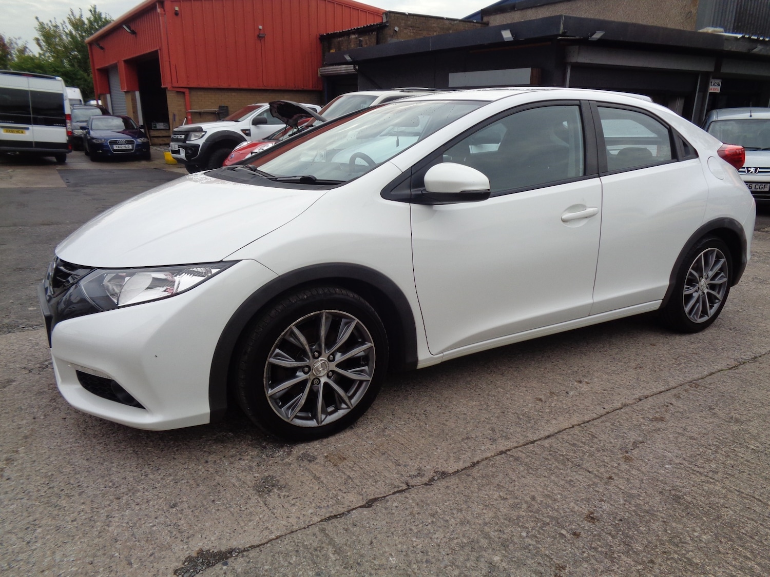 Used Honda Civic for sale - 76412434: Photo 4