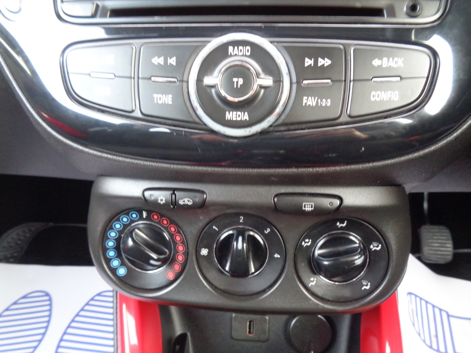 Used Vauxhall ADAM 2014 for sale - 76906409: Photo 14