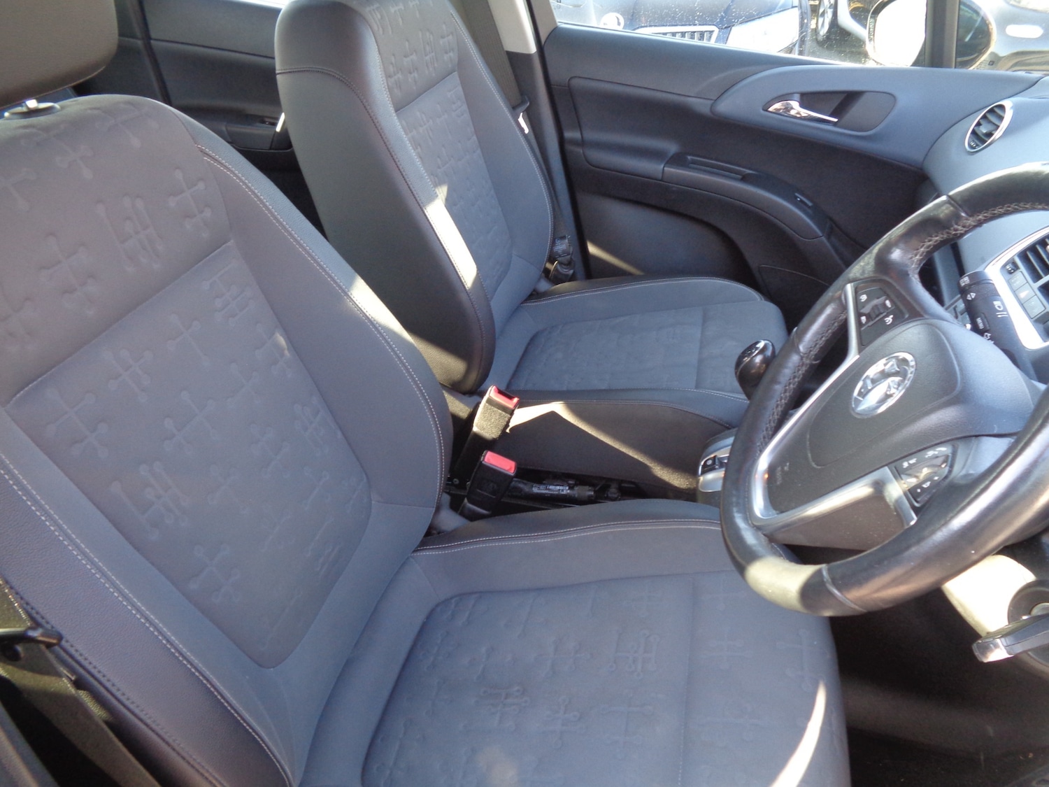 Used Vauxhall Meriva 2014 for sale - 77745176: Photo 9