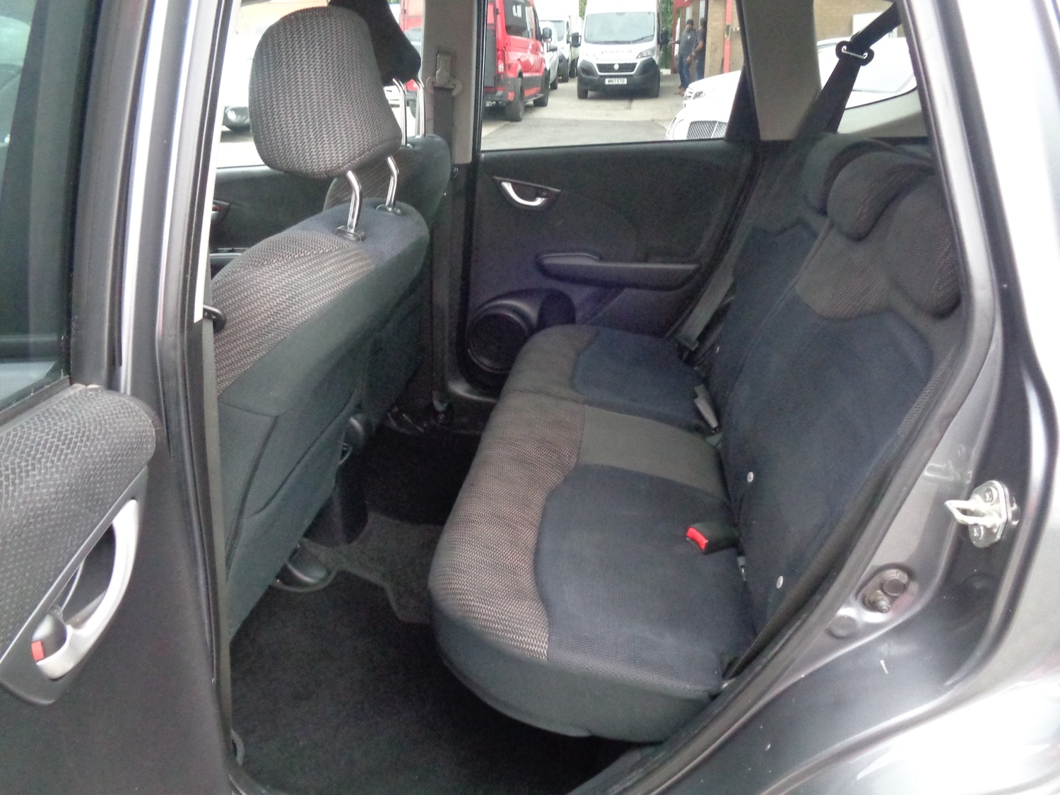 Used Honda Jazz 2015 for sale - 76412439: Photo 11