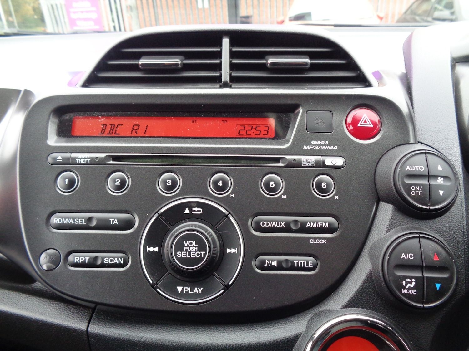 Used Honda Jazz 2015 for sale - 76412439: Photo 15