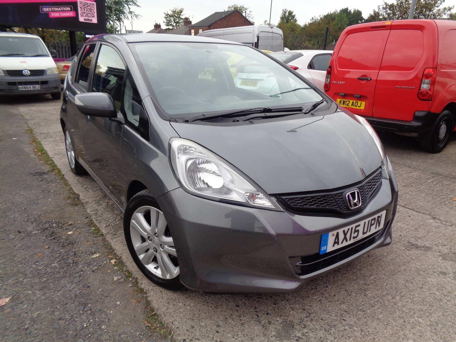 Used Honda Jazz 2015 for sale - 76412439: Photo 2