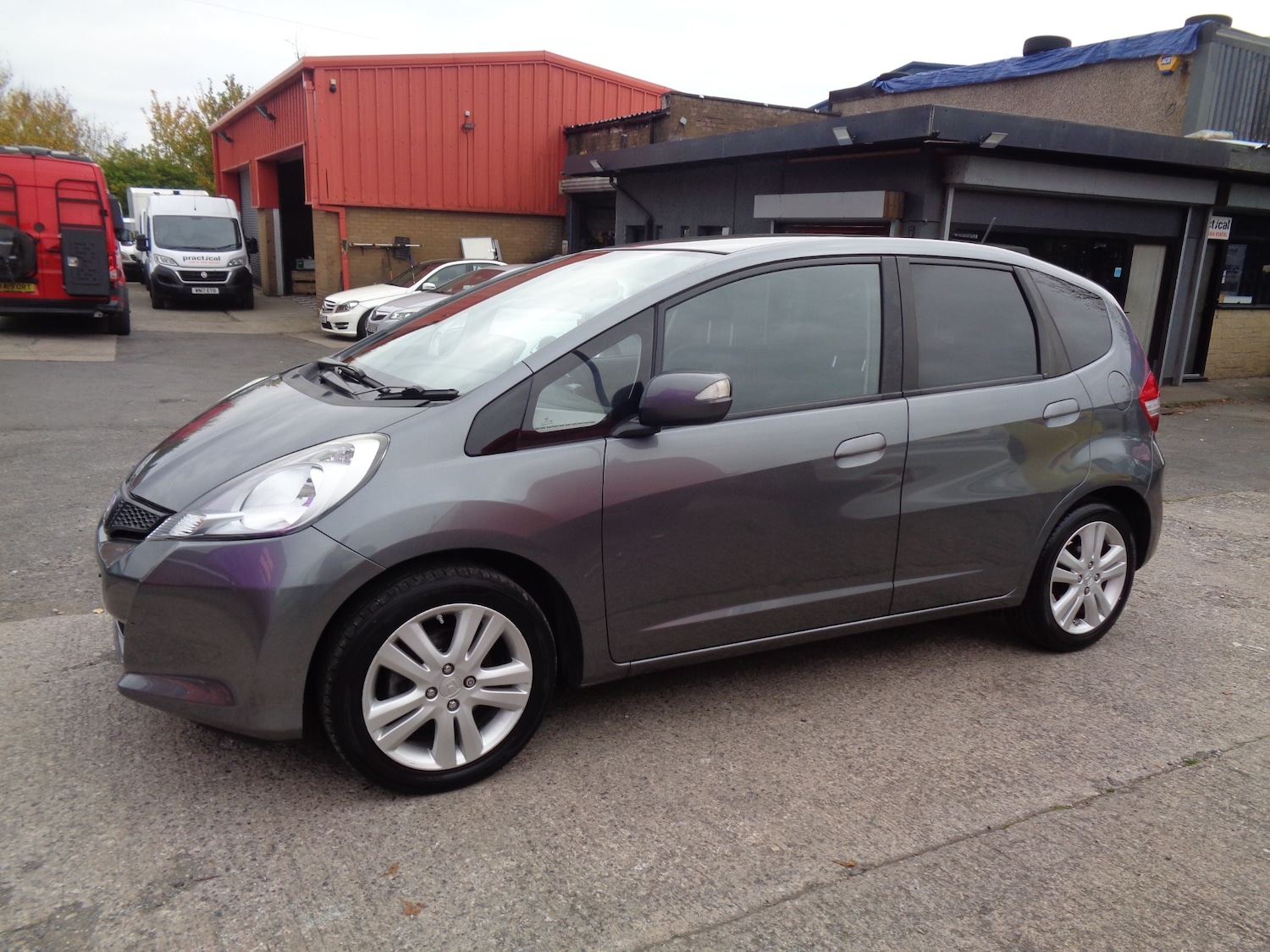 Used Honda Jazz 2015 for sale - 76412439: Photo 4