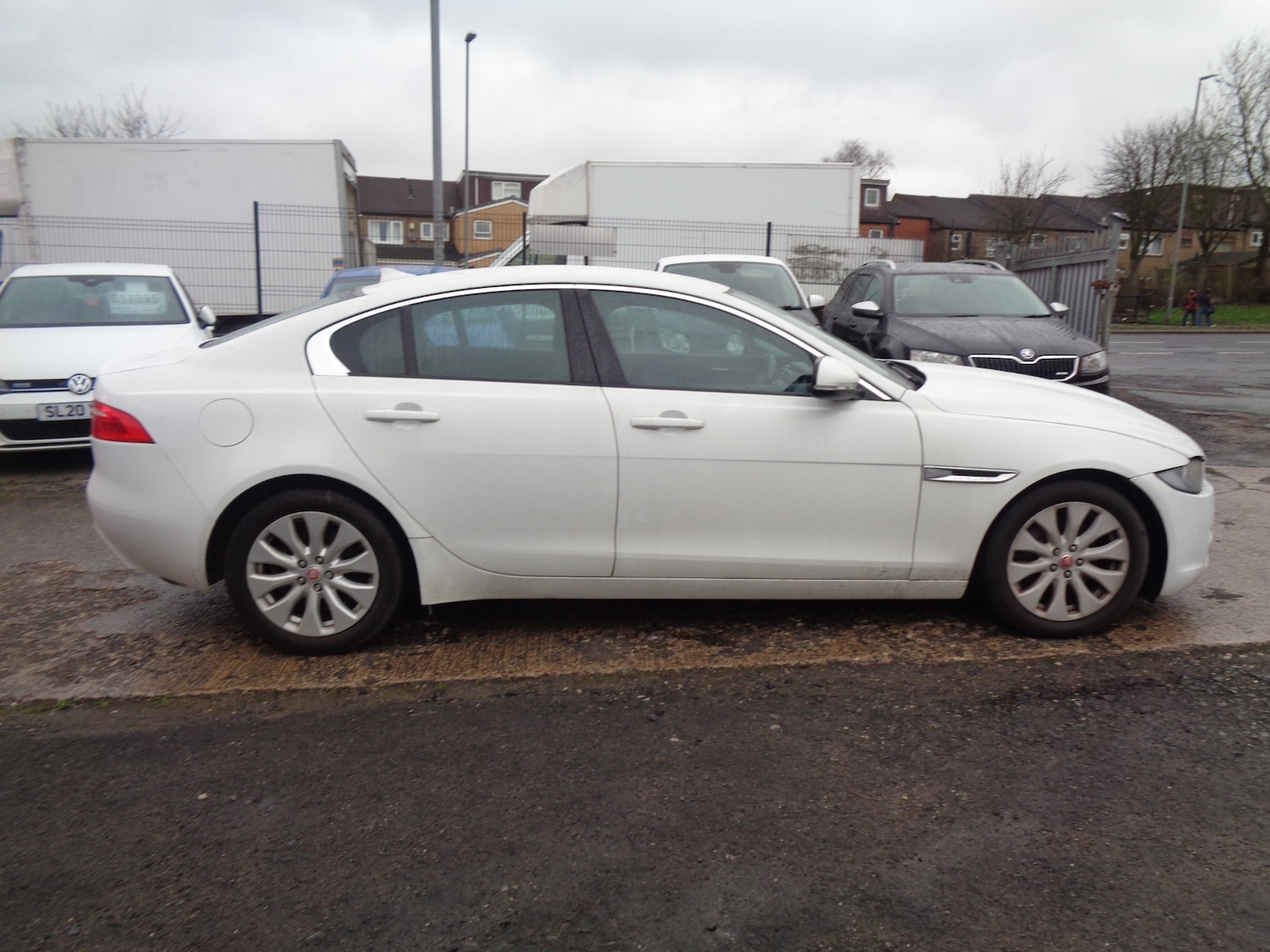 Used Jaguar XE 2015 for sale - 77716559: Photo 3