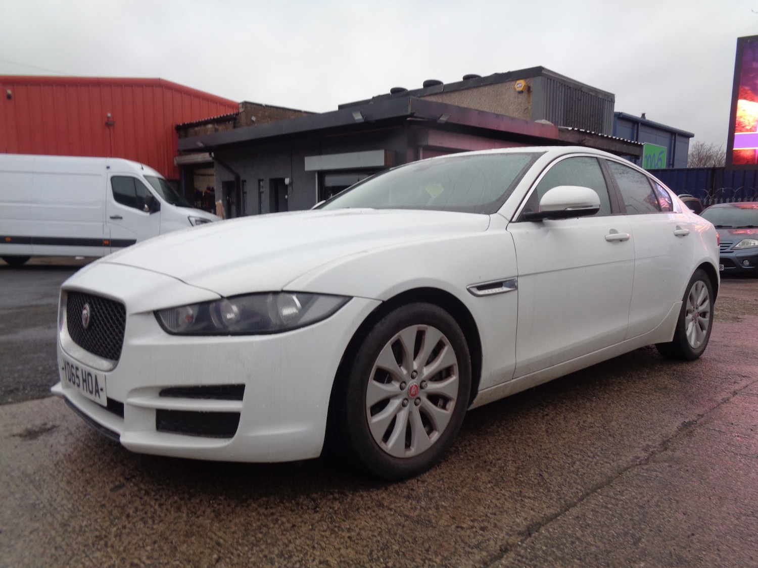 Used Jaguar XE 2015 for sale - 77716559: Photo 8