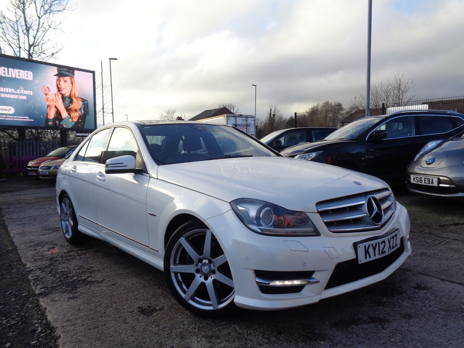 Used Mercedes-Benz C Class 2012 for sale - 77012310: Photo 1