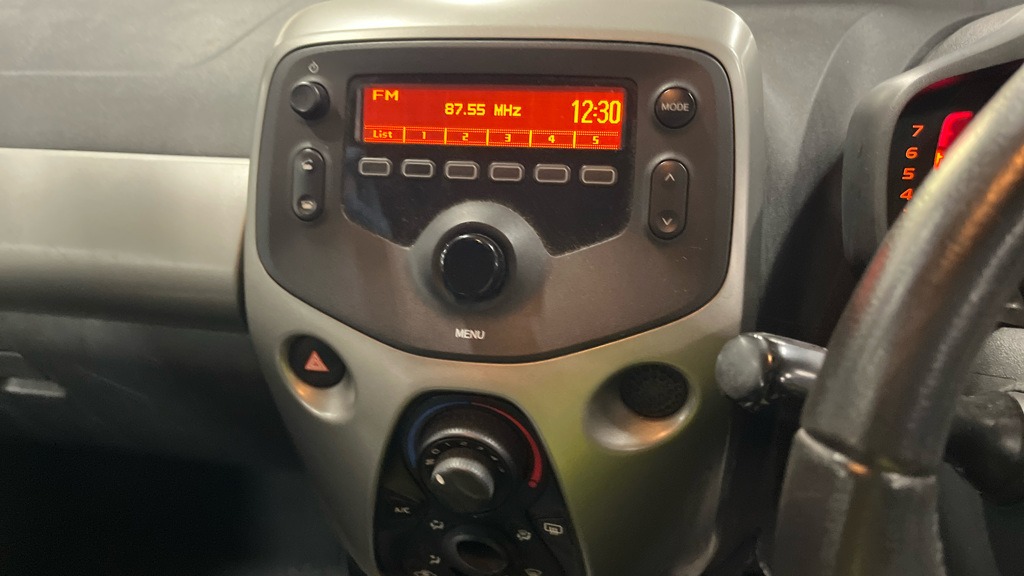 Used Toyota AYGO 2015 for sale - 78000423: Photo 8