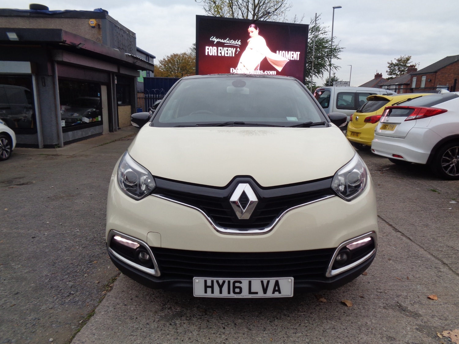 Used Renault Captur 2016 for sale - 76412513: Photo 3