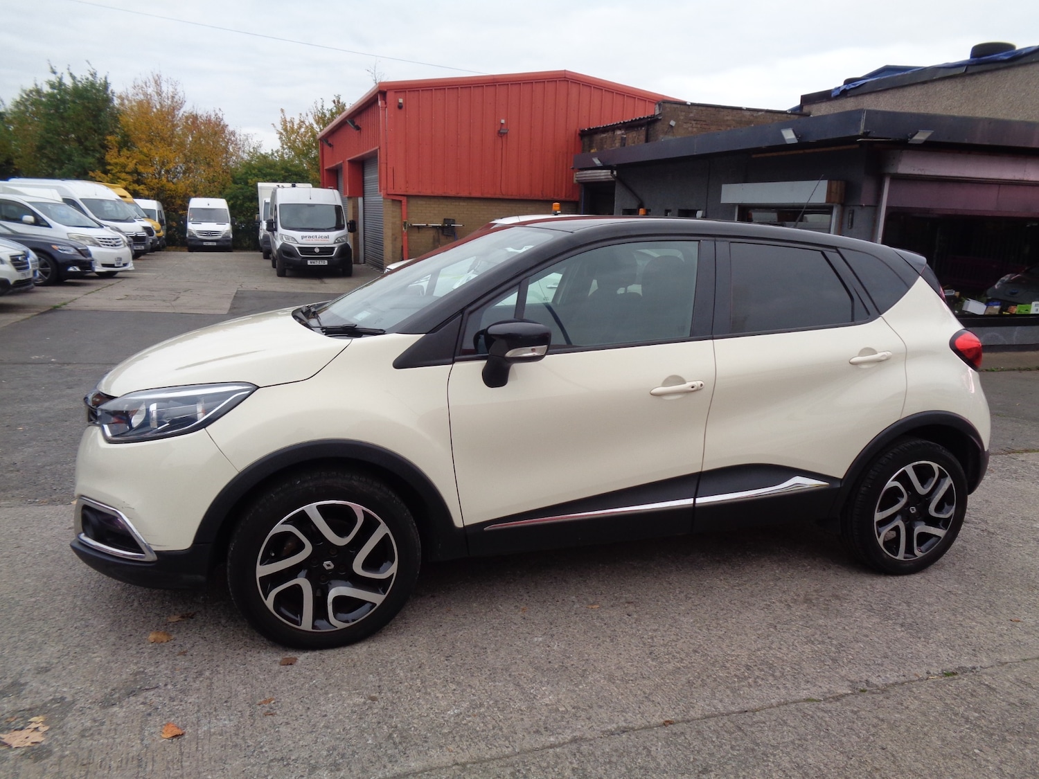 Used Renault Captur 2016 for sale - 76412513: Photo 4