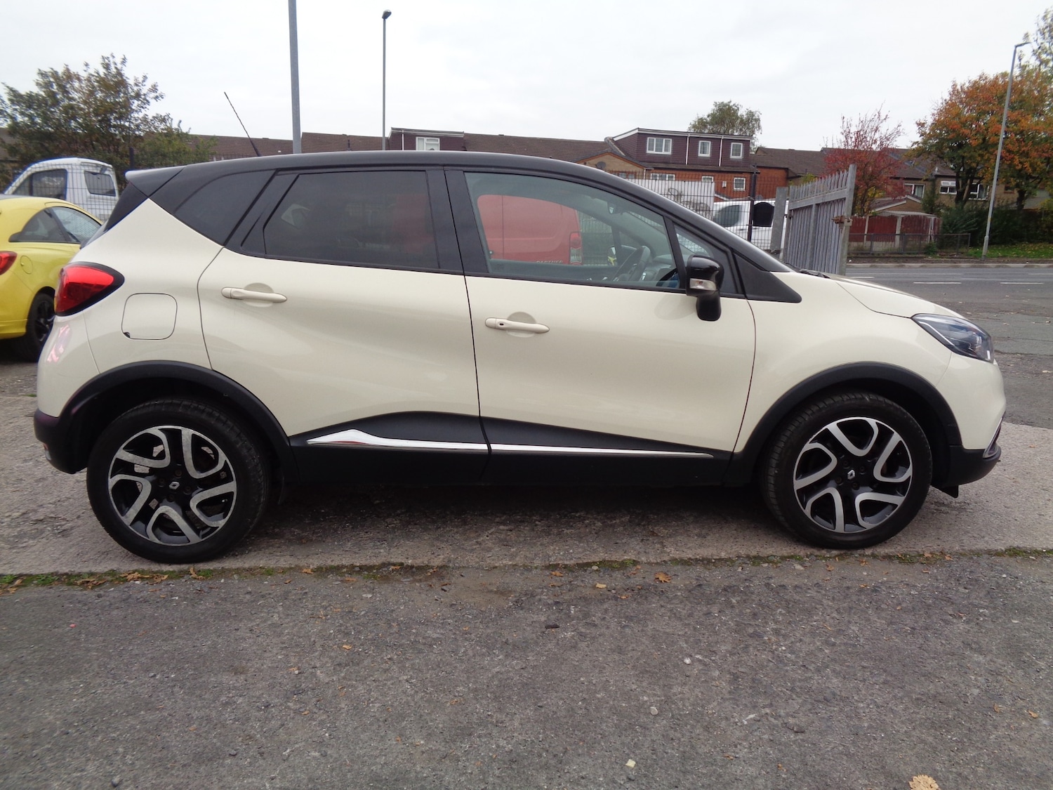 Used Renault Captur 2016 for sale - 76412513: Photo 5