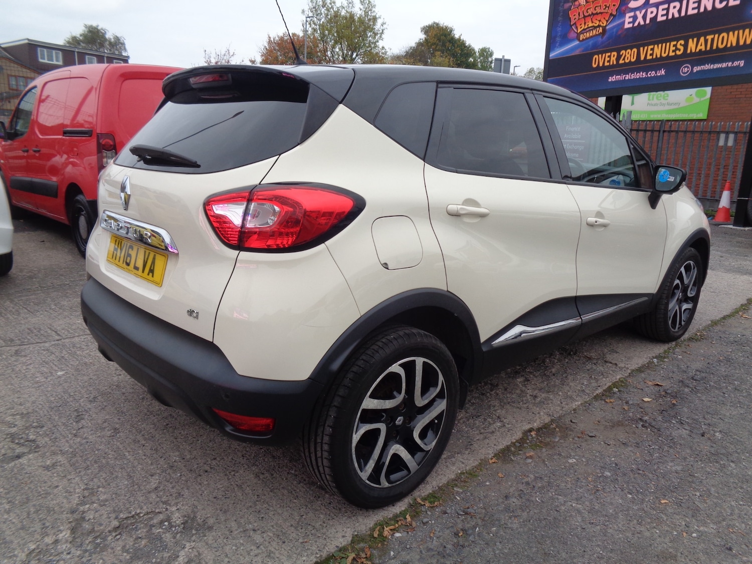 Used Renault Captur 2016 for sale - 76412513: Photo 6