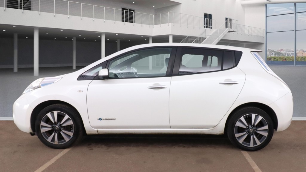 Used Nissan Leaf 2015 for sale - 76968391: Photo 2
