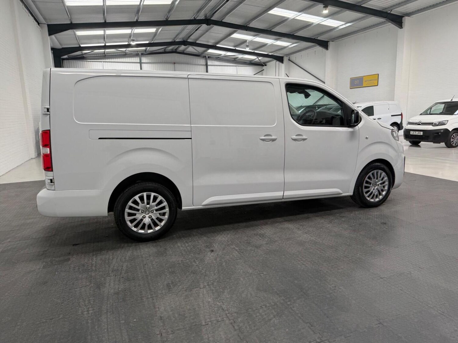 Used Peugeot Expert 2023 for sale - 78102327: Photo 13