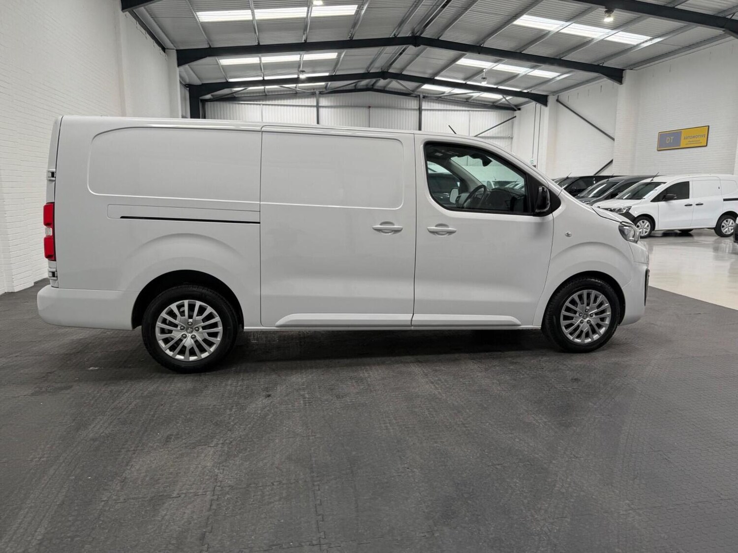 Used Peugeot Expert 2023 for sale - 78102327: Photo 14