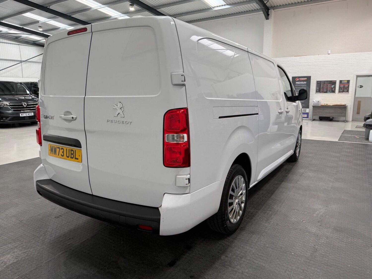 Used Peugeot Expert 2023 for sale - 78102327: Photo 15