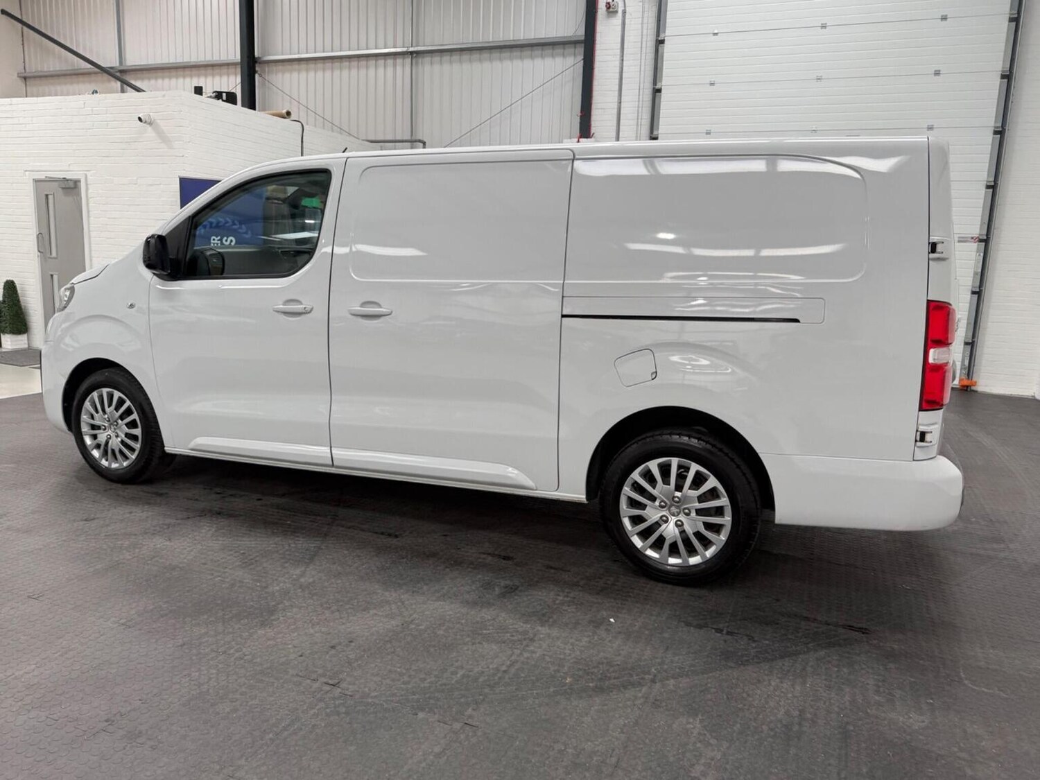 Used Peugeot Expert 2023 for sale - 78102327: Photo 21