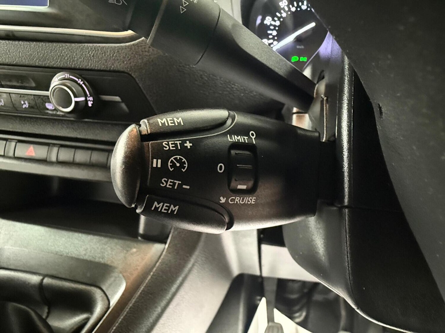 Used Peugeot Expert 2023 for sale - 78102327: Photo 50