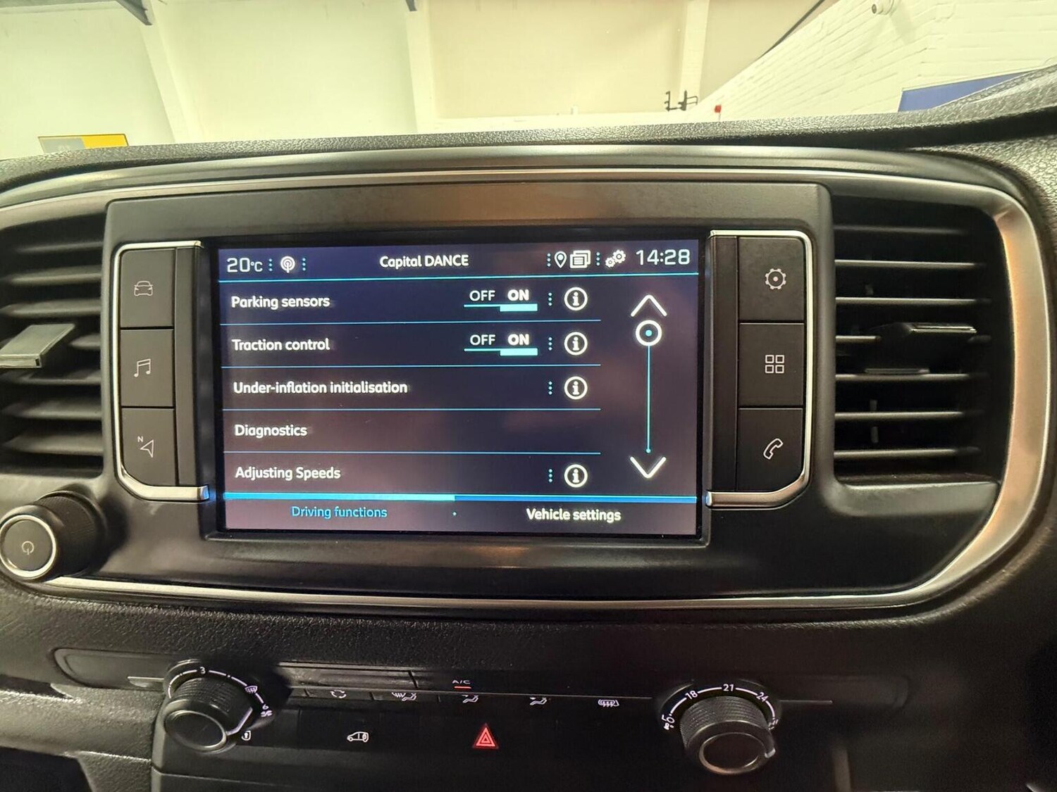 Used Peugeot Expert 2023 for sale - 78102327: Photo 54