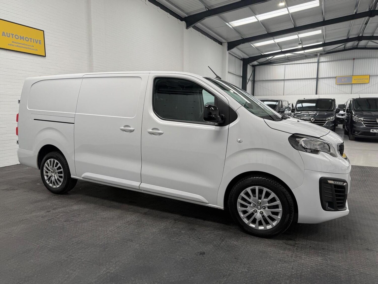 Used Peugeot Expert 2023 for sale - 78102327: Photo 6