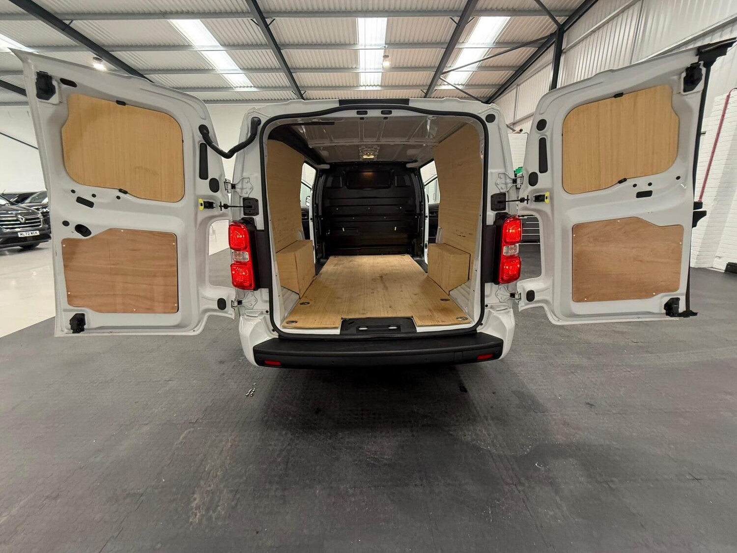 Used Peugeot Expert 2023 for sale - 78102327: Photo 66