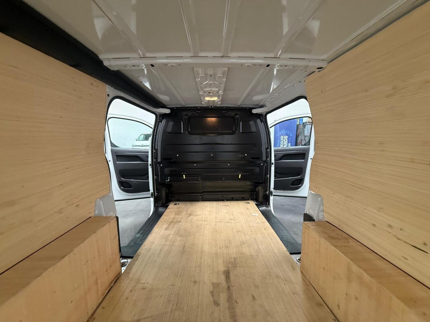 Used Peugeot Expert 2023 for sale - 78102327: Photo 71