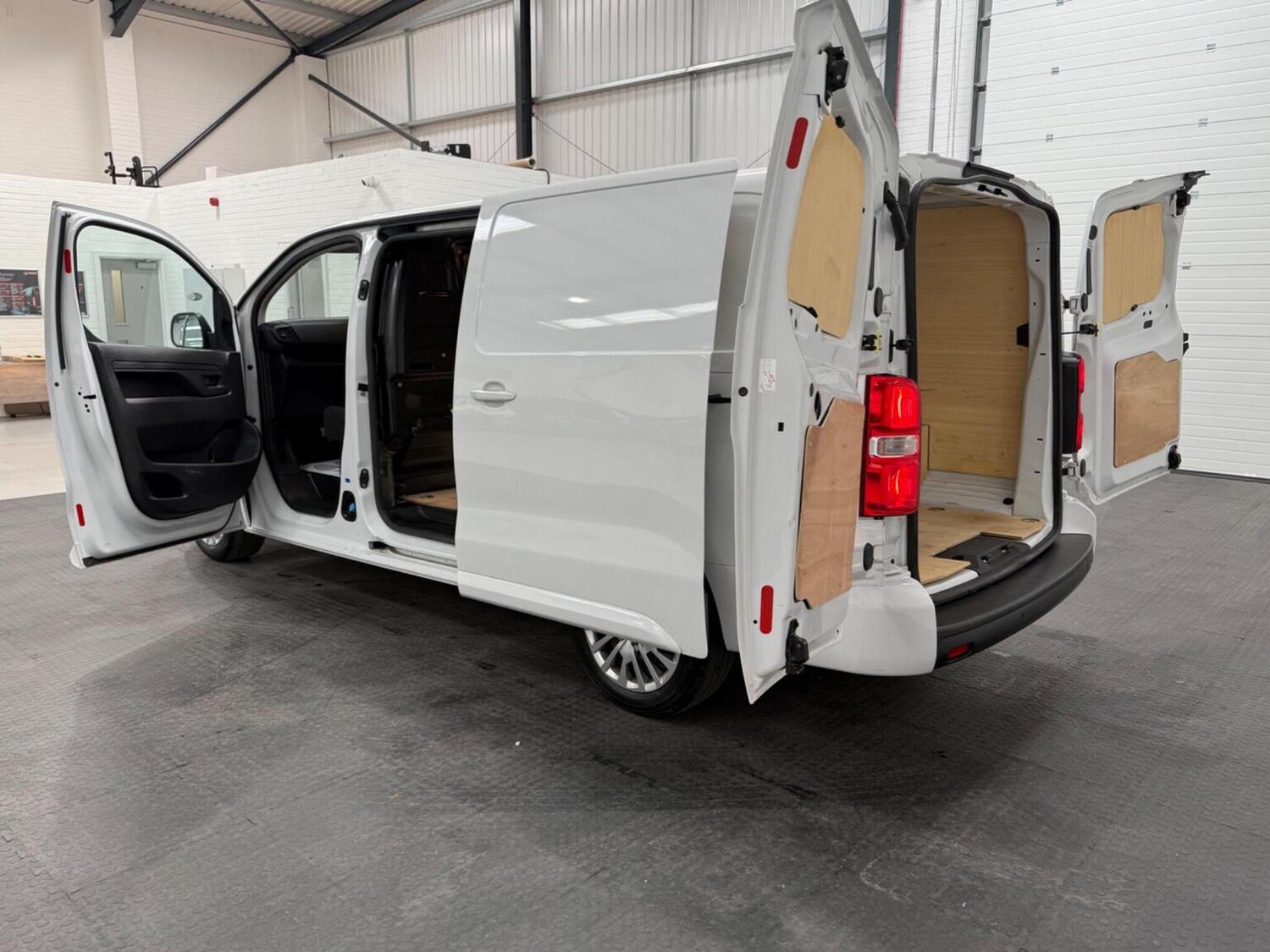 Used Peugeot Expert 2023 for sale - 78102327: Photo 78