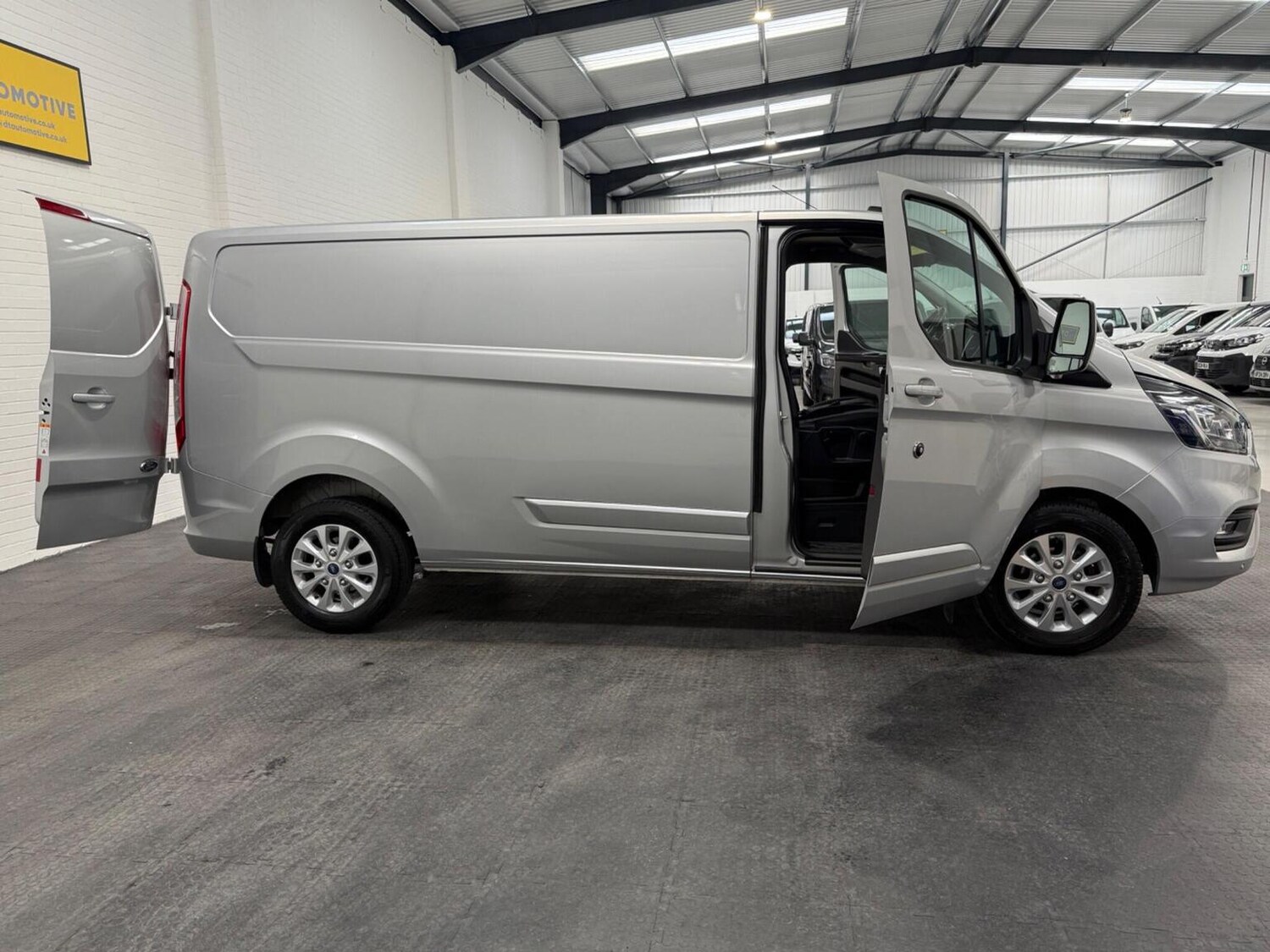 Used Ford Transit Custom 2023 for sale - 78102331: Photo 41