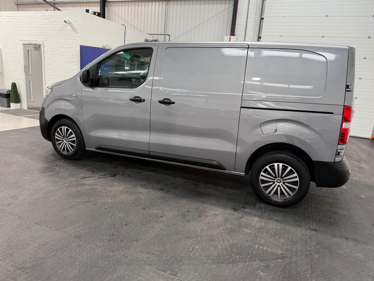 Used Peugeot Expert 2023 for sale - 78102342: Photo 21