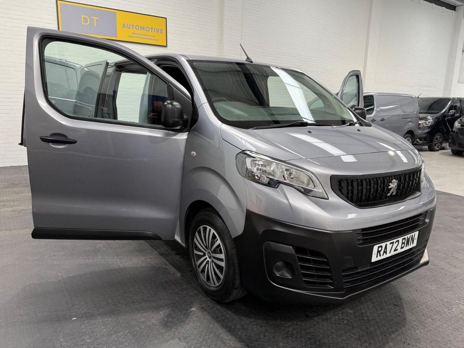 Used Peugeot Expert 2023 for sale - 78102342: Photo 31