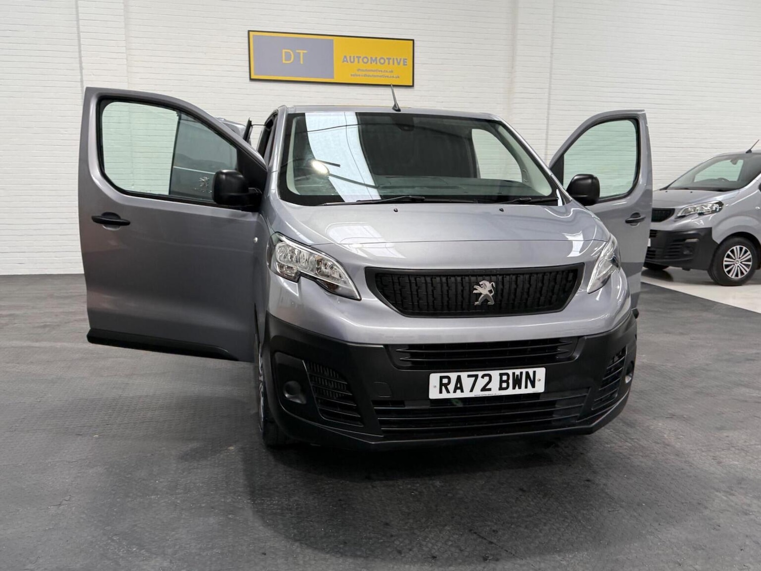 Used Peugeot Expert 2023 for sale - 78102342: Photo 33