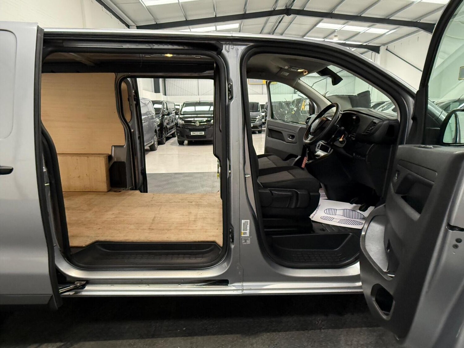 Used Peugeot Expert 2023 for sale - 78102342: Photo 41