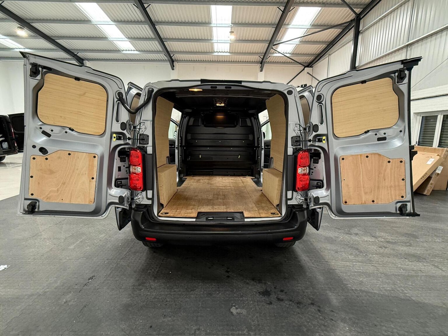 Used Peugeot Expert 2023 for sale - 78102342: Photo 64