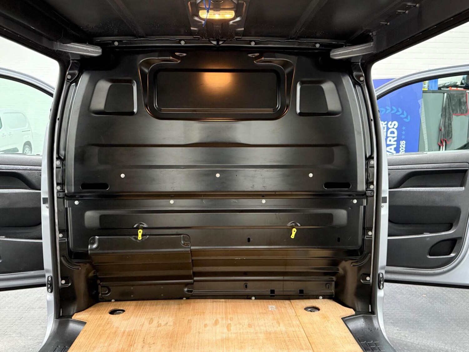 Used Peugeot Expert 2023 for sale - 78102342: Photo 68