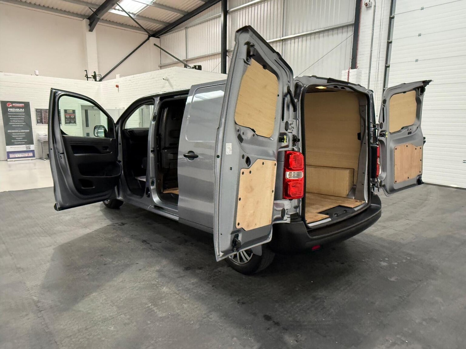 Used Peugeot Expert 2023 for sale - 78102342: Photo 73