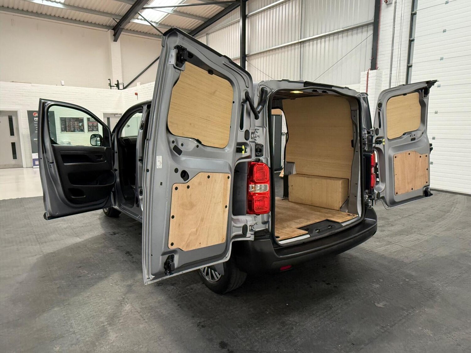 Used Peugeot Expert 2023 for sale - 78102342: Photo 74