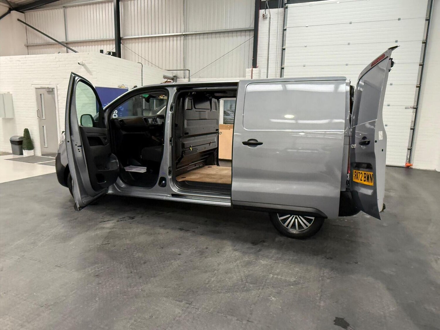 Used Peugeot Expert 2023 for sale - 78102342: Photo 75