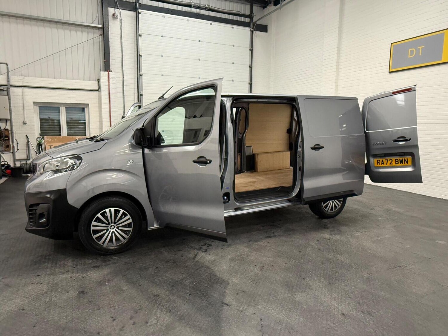 Used Peugeot Expert 2023 for sale - 78102342: Photo 90