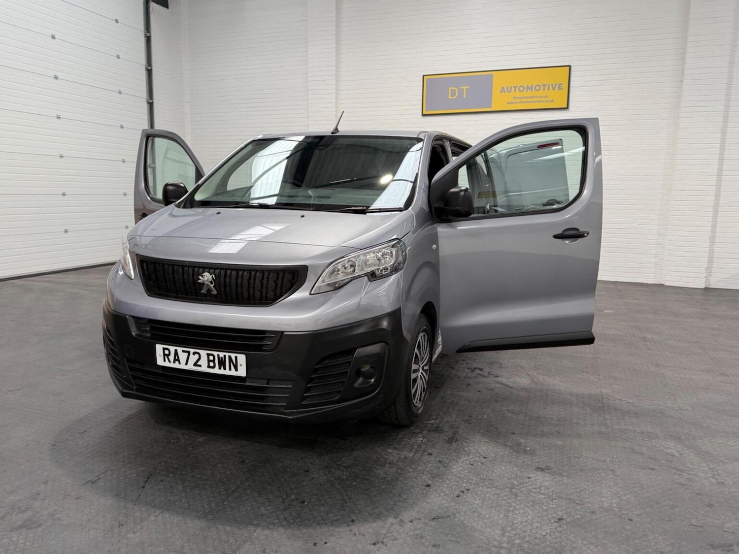 Used Peugeot Expert 2023 for sale - 78102342: Photo 95