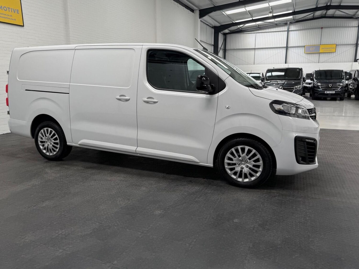 Used Vauxhall Vivaro 2023 for sale - 78102319: Photo 10