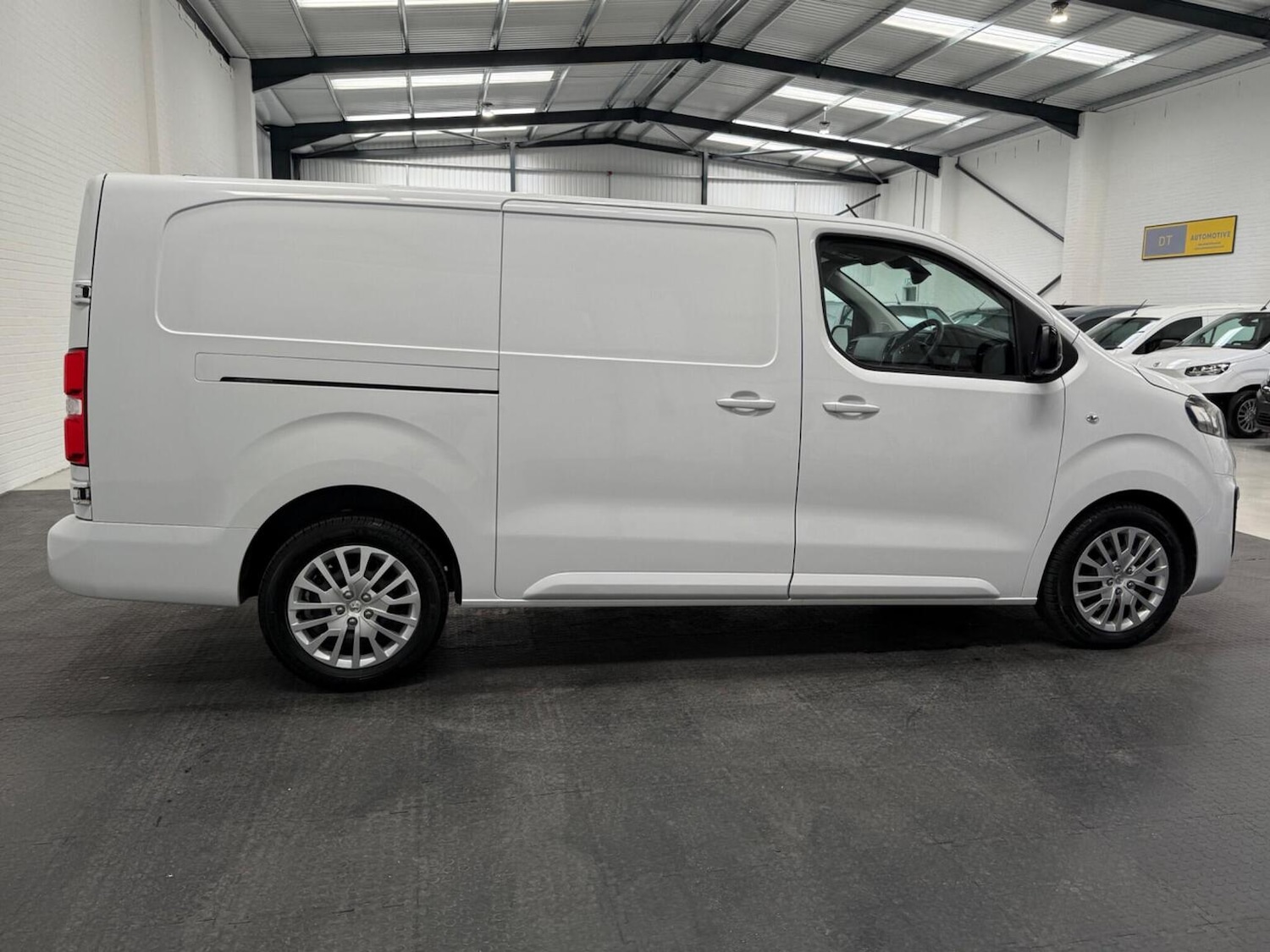 Used Vauxhall Vivaro 2023 for sale - 78102319: Photo 14
