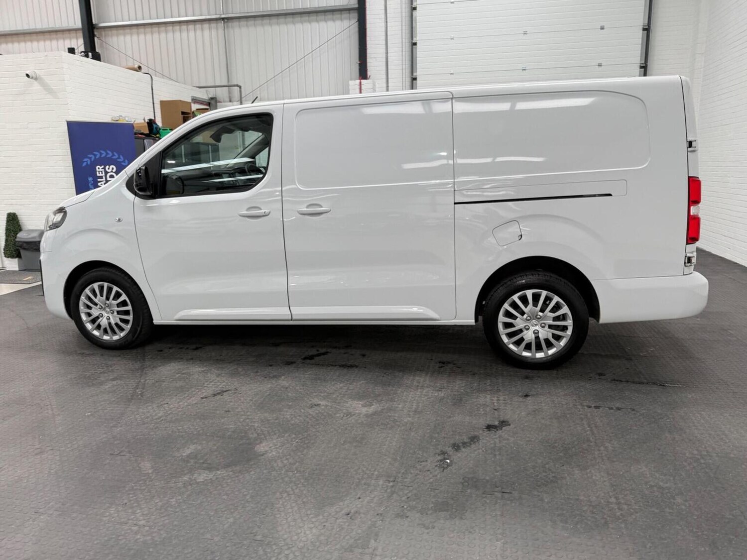 Used Vauxhall Vivaro 2023 for sale - 78102319: Photo 24