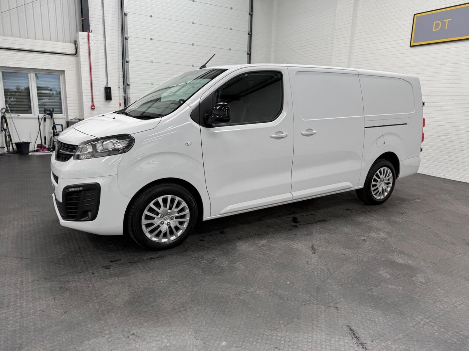 Used Vauxhall Vivaro 2023 for sale - 78102319: Photo 29