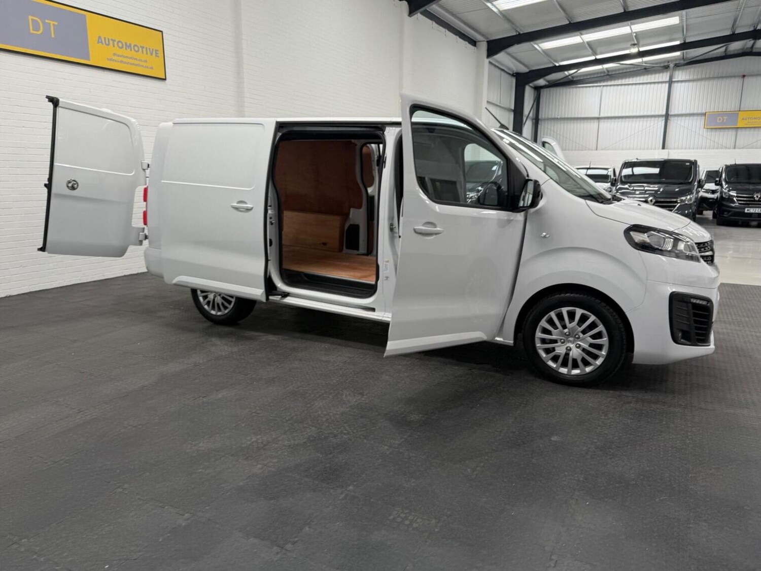 Used Vauxhall Vivaro 2023 for sale - 78102319: Photo 38